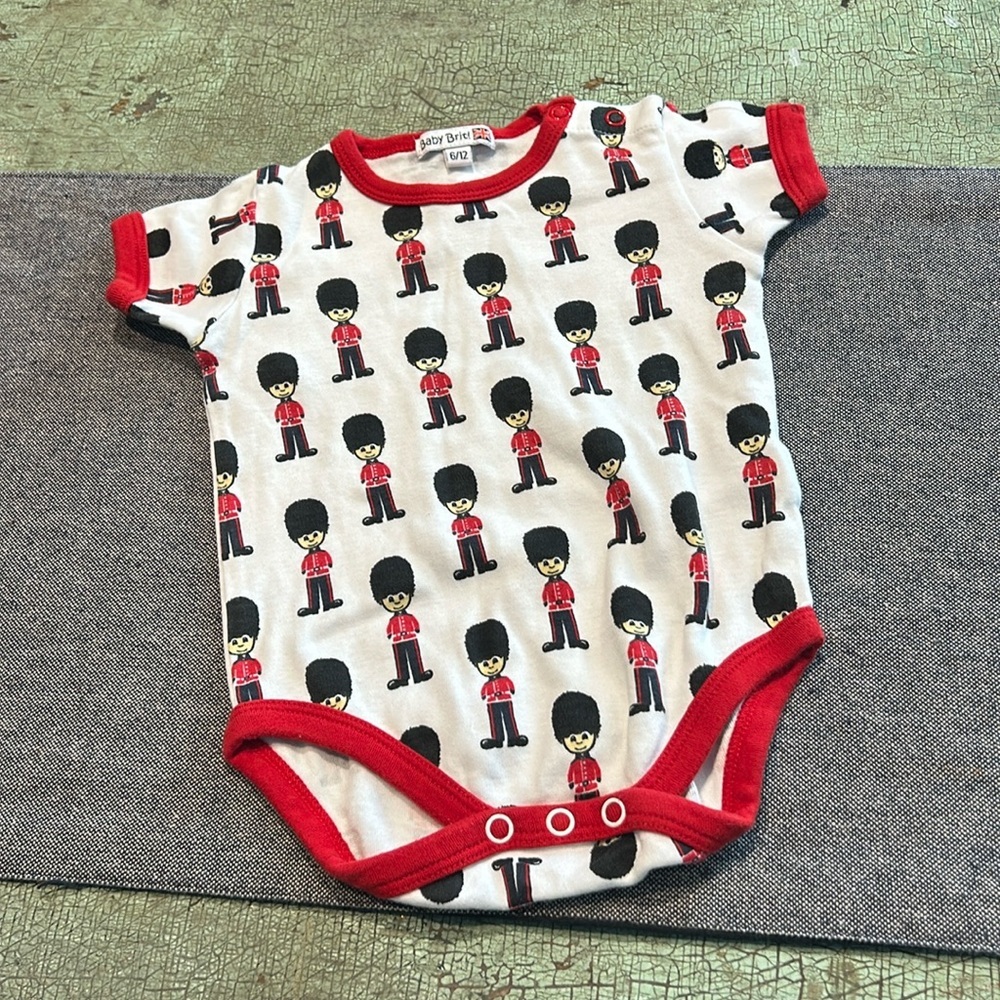 Baby Brit Royal Guard Cotton One Piece Bodysuit Size 6/12 Months